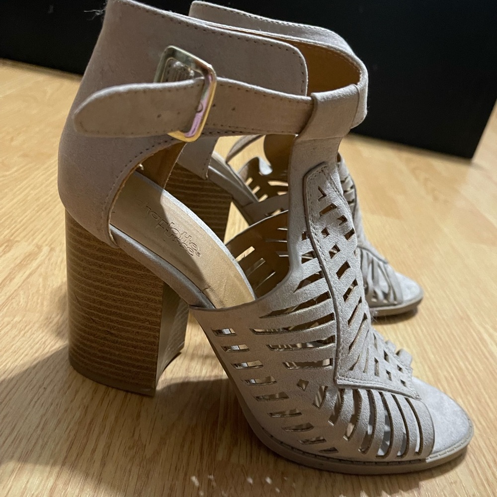 Rose gold wedges